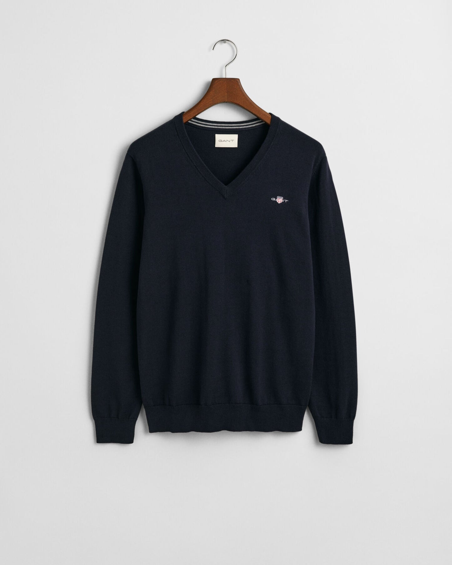 Pull classique en coton à col en V