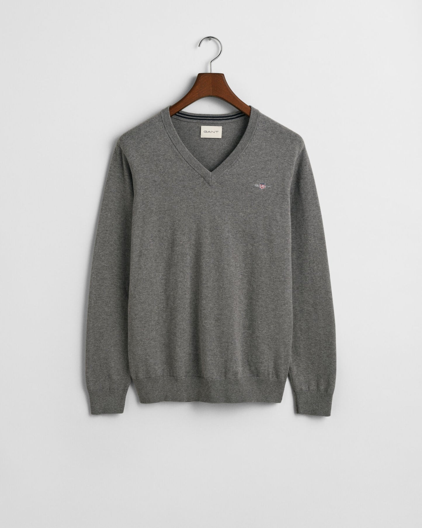 Pull classique en coton à col en V