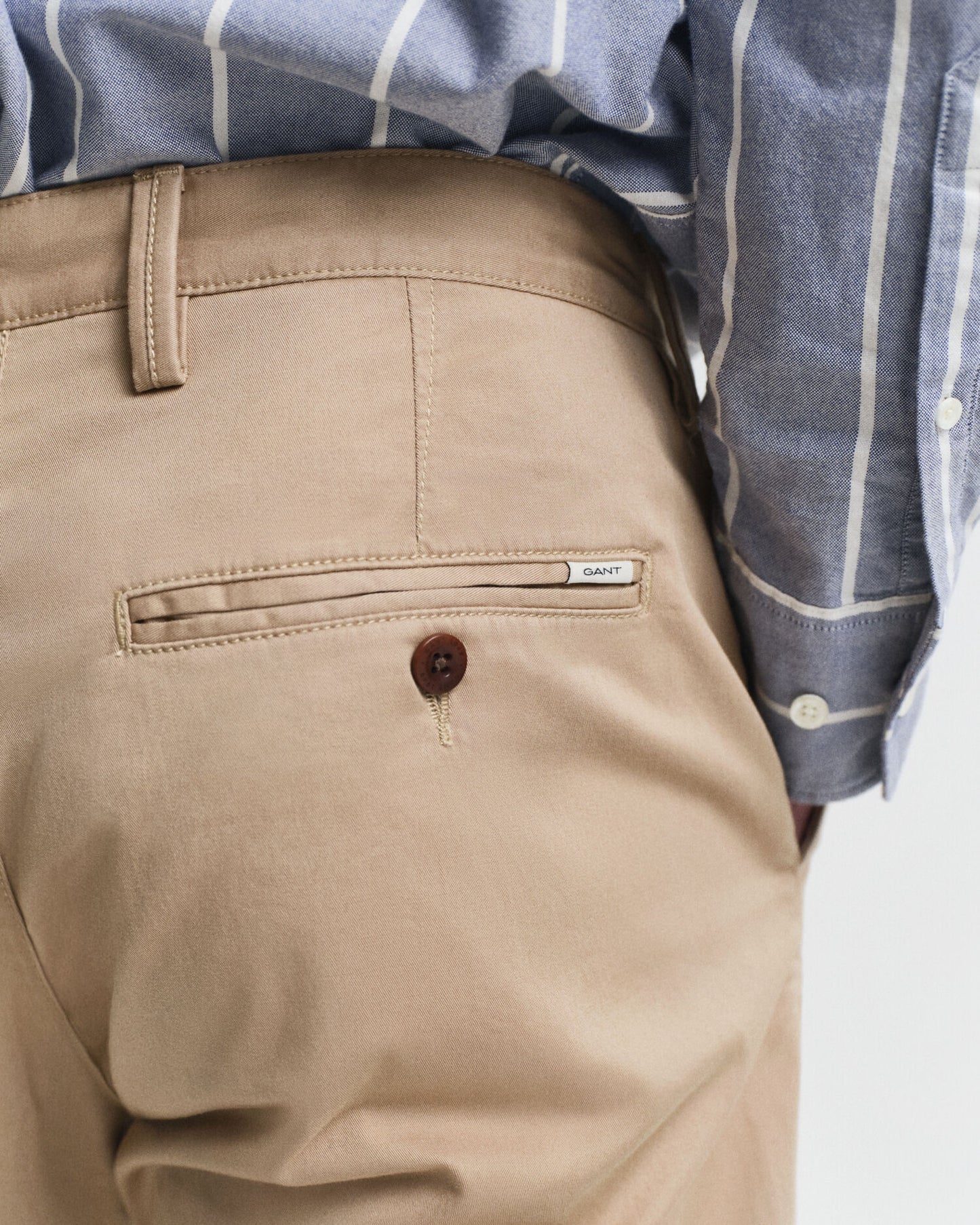 Chino en sergé coupe droite