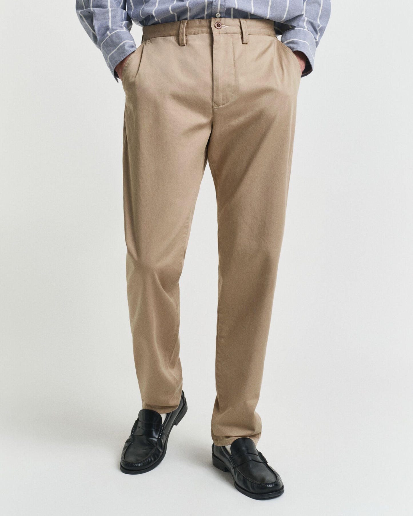 Chino en sergé coupe droite