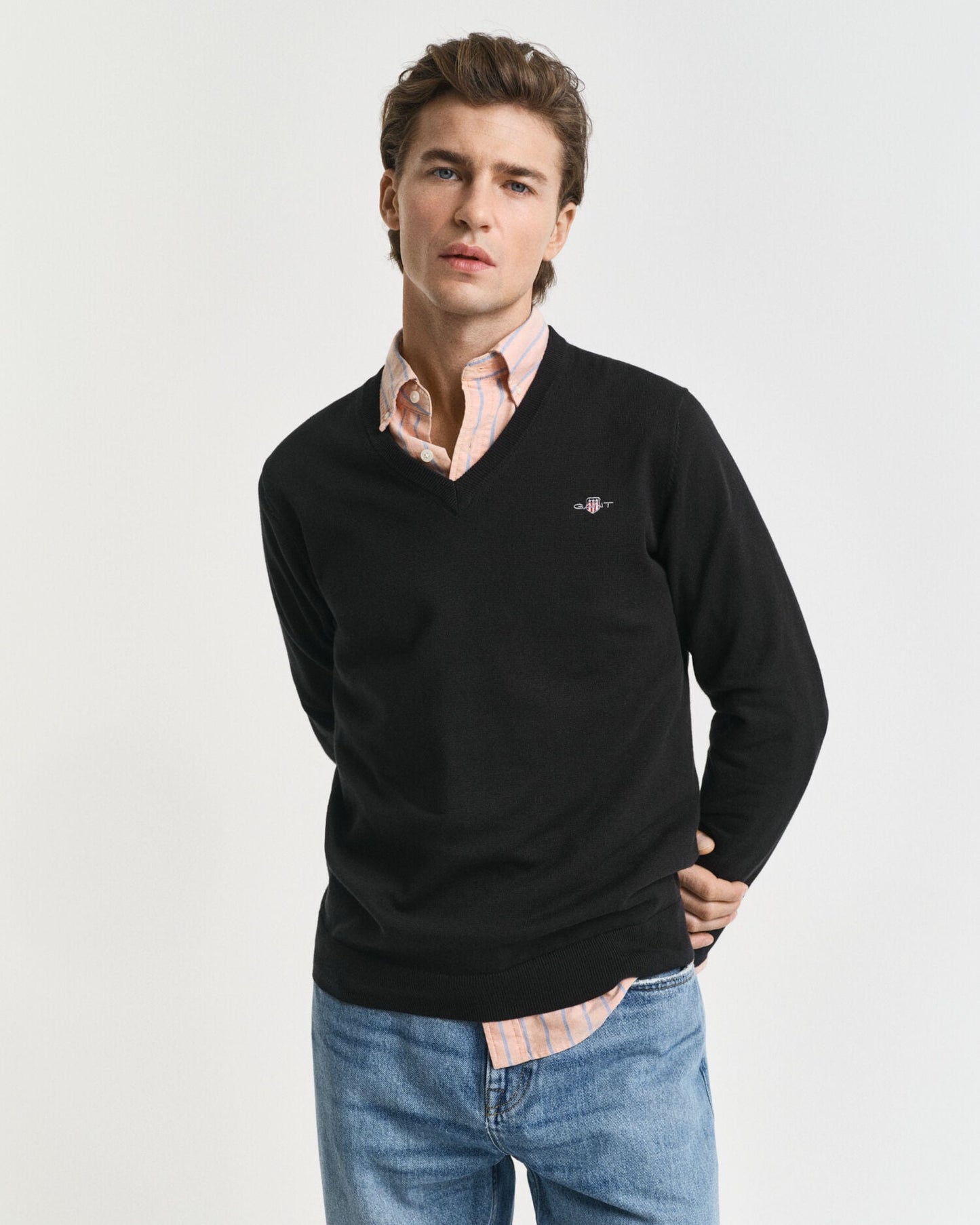 Pull classique en coton à col en V