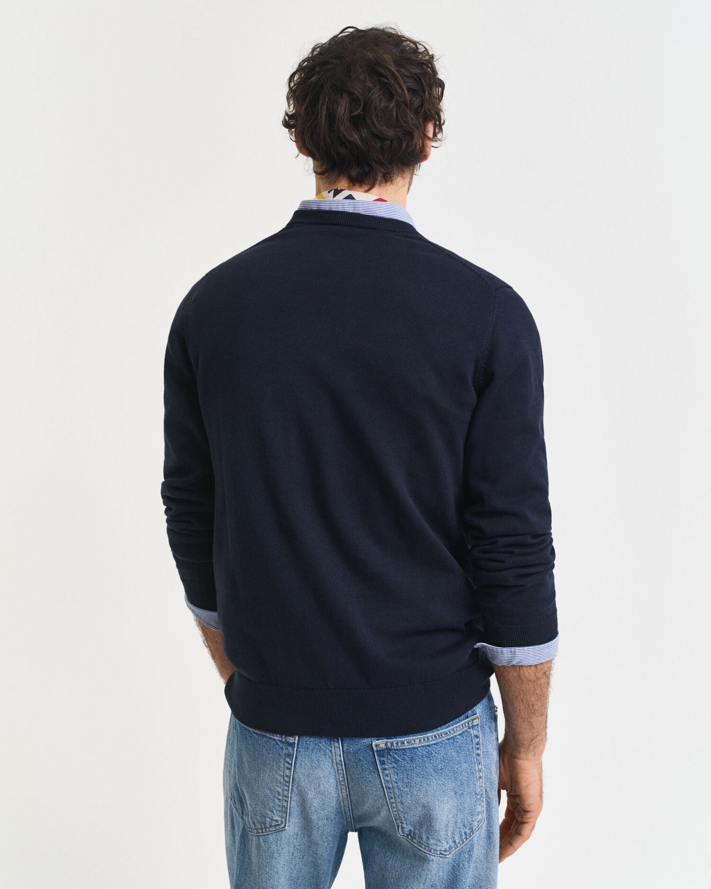 Pull classique en coton à col en V