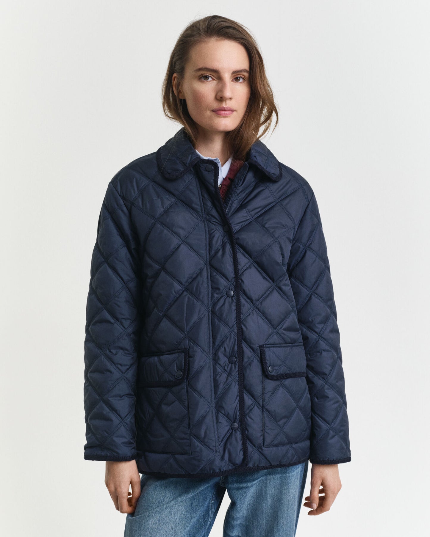Veste matelassée à finitions en velours côtelé