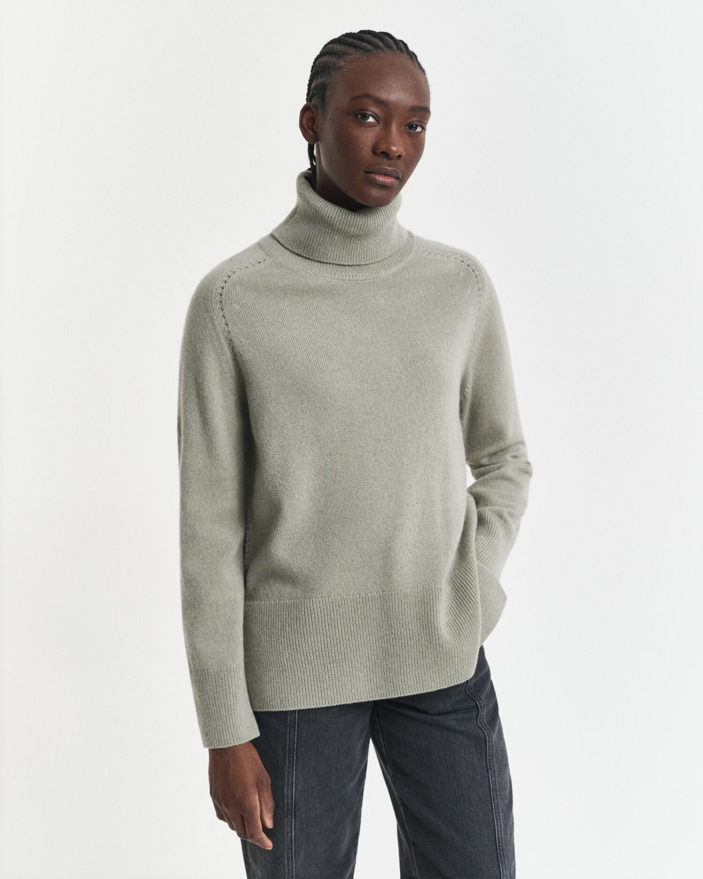 Pull à col roulé doux en laine mélangée cachemire
