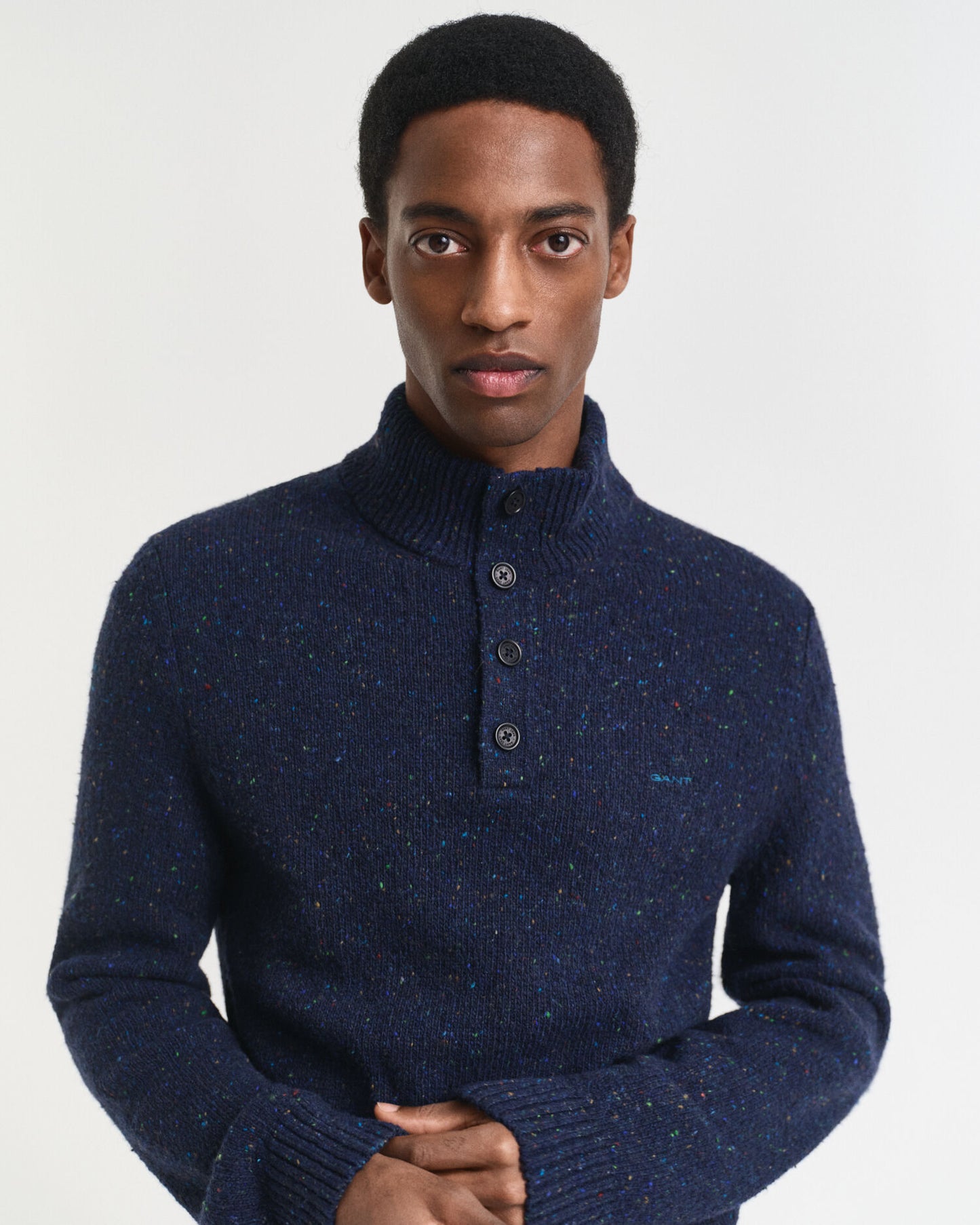 Wollmischgewebe-Sweater mit halber Knopfleiste und Noppenstruktur