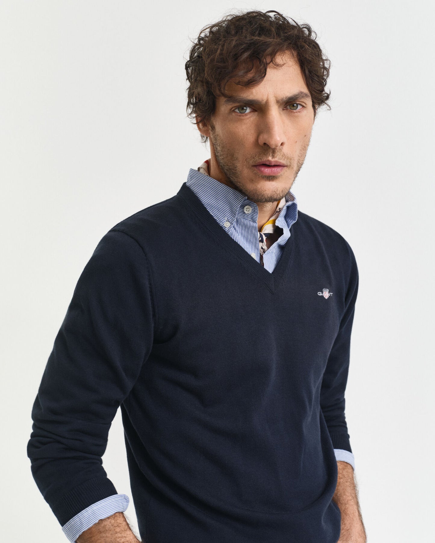 Pull classique en coton à col en V