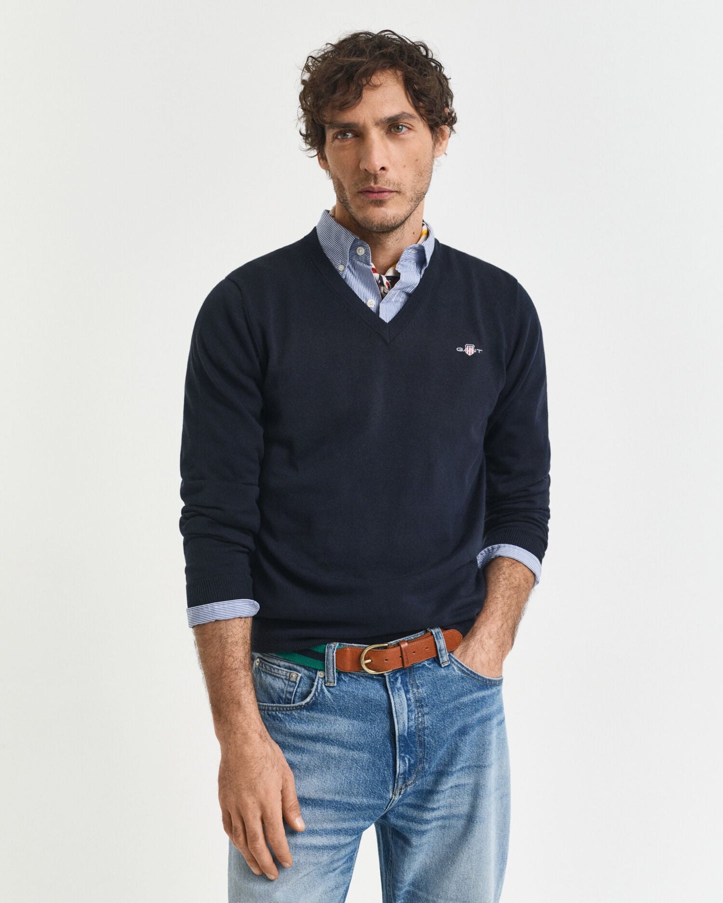 Pull classique en coton à col en V